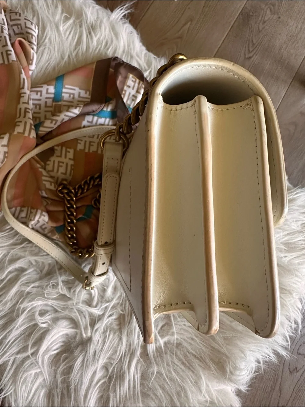 ✨Authentic Pinko Genuine Leather Crossbody in White & Gold, Stunning Condition✨